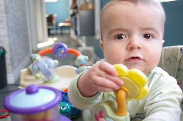 Quels jouets pour éveiller les 5 sens de bébé ?